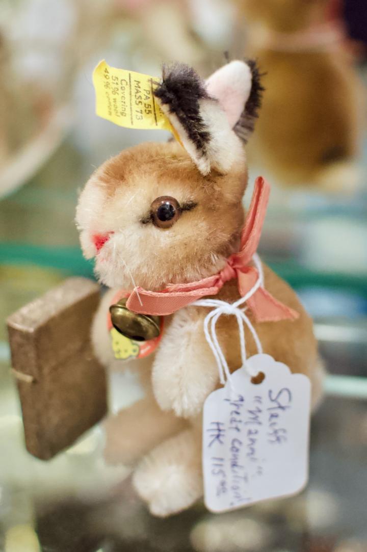 Shop Steiff “Manni” bunny rabbit - great condition | Hunt & Gather