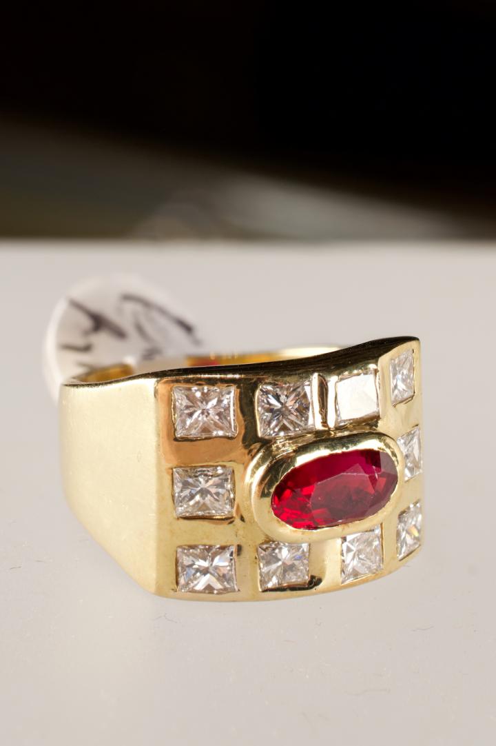 Shop 18K gold w/ 1.5CT oval cut ruby ring | Hunt & Gather