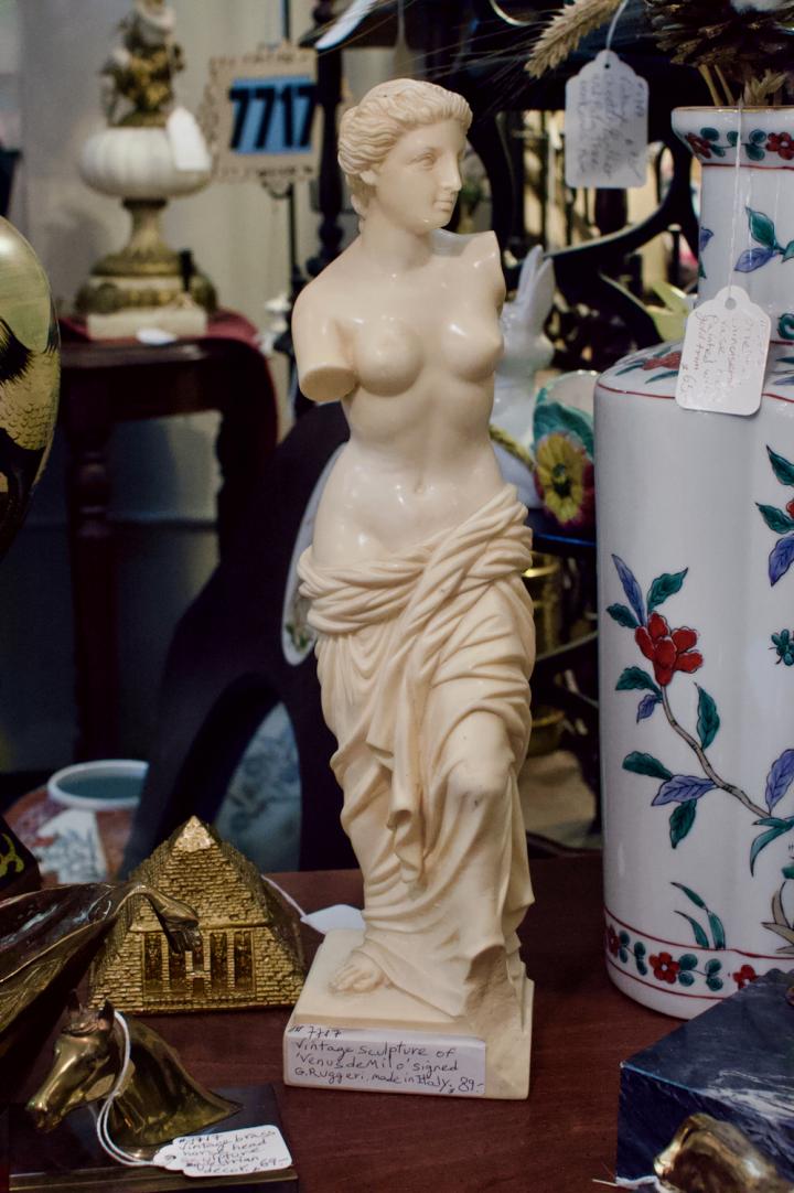 Shop Vintage sculpture of “Venus de Milo” | Hunt & Gather