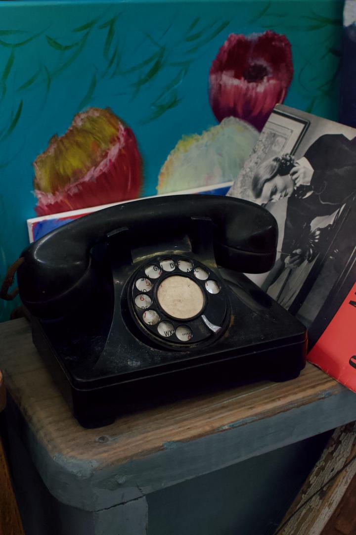 Shop Vintage phone | Hunt & Gather