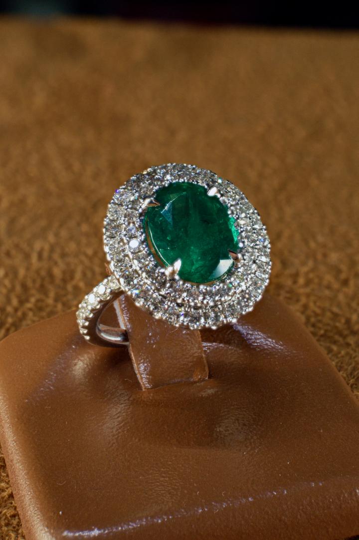 Shop 3.37Ct emerald, 1.20Ct diamond ring | Hunt & Gather