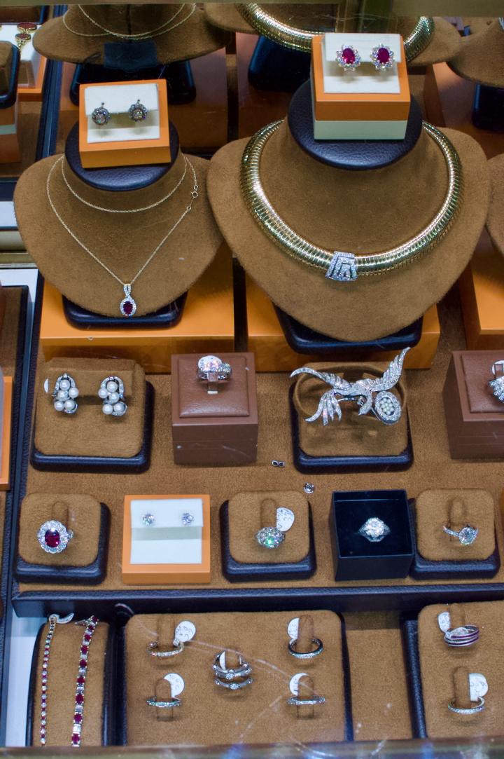 Shop  | Hunt & Gather