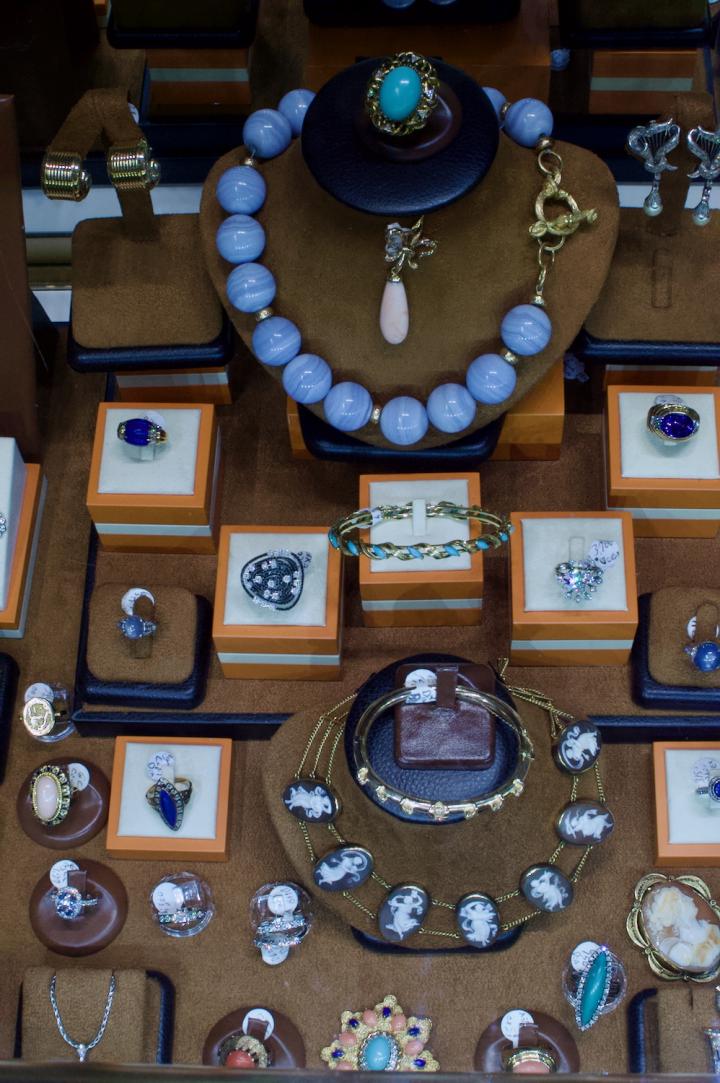 Shop  | Hunt & Gather
