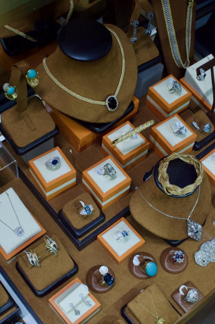 Shop  | Hunt & Gather