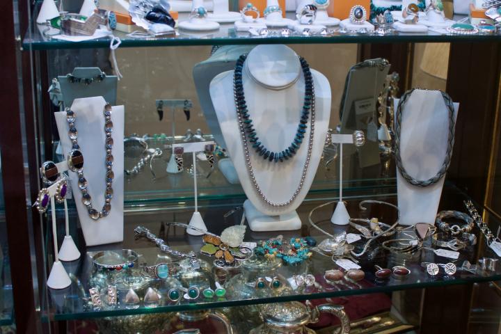 Shop  | Hunt & Gather