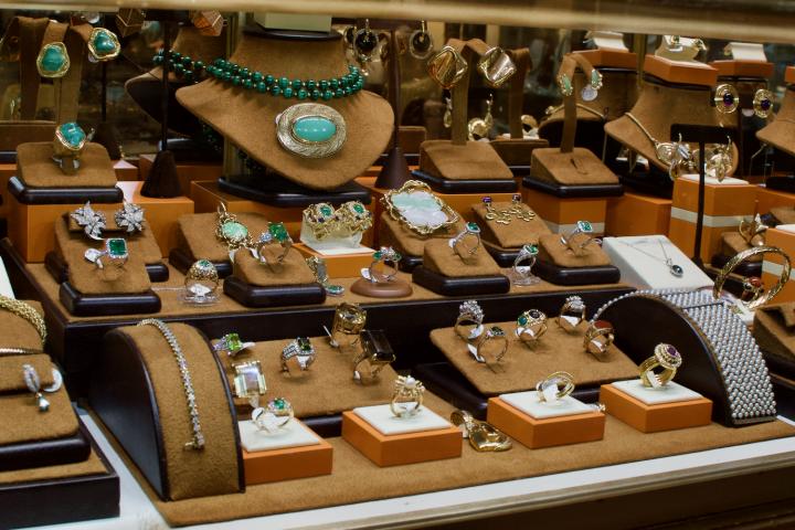 Shop  | Hunt & Gather