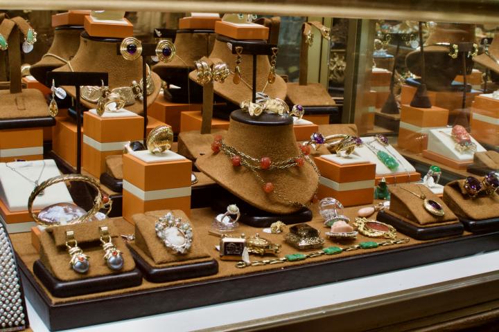 Shop  | Hunt & Gather