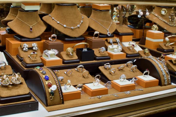 Shop  | Hunt & Gather