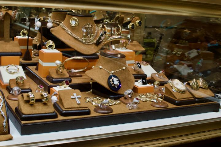 Shop  | Hunt & Gather