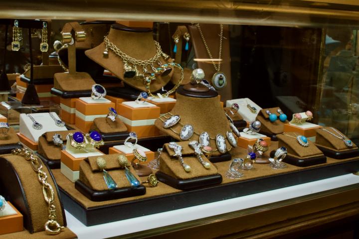 Shop  | Hunt & Gather