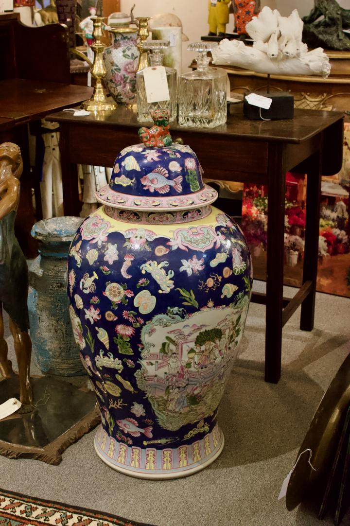 Shop Urn w/ cover - extra nice | Hunt & Gather