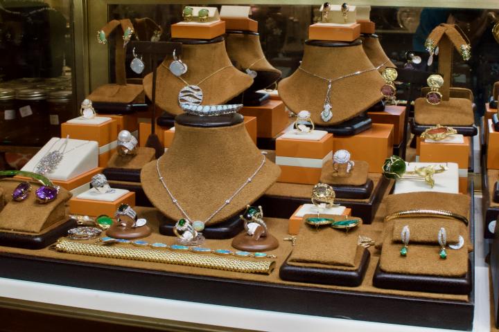 Shop  | Hunt & Gather