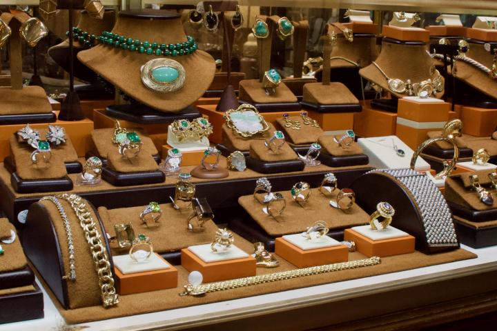 Shop  | Hunt & Gather