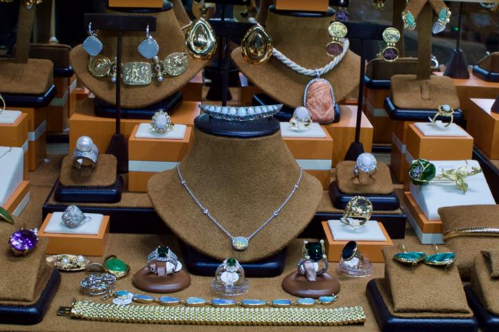 Shop  | Hunt & Gather