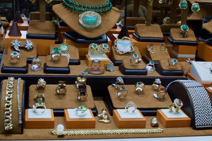 Shop  | Hunt & Gather