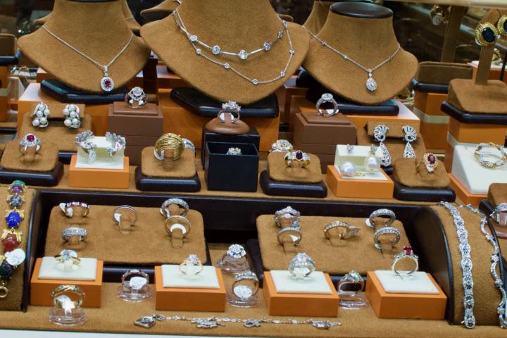 Shop  | Hunt & Gather