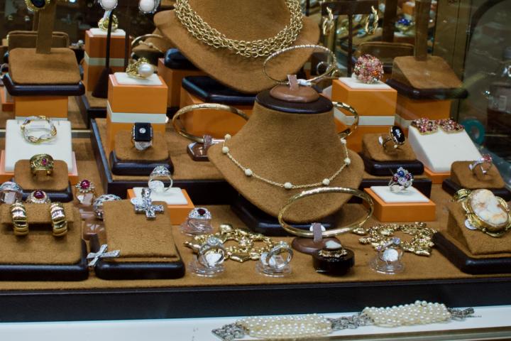 Shop  | Hunt & Gather