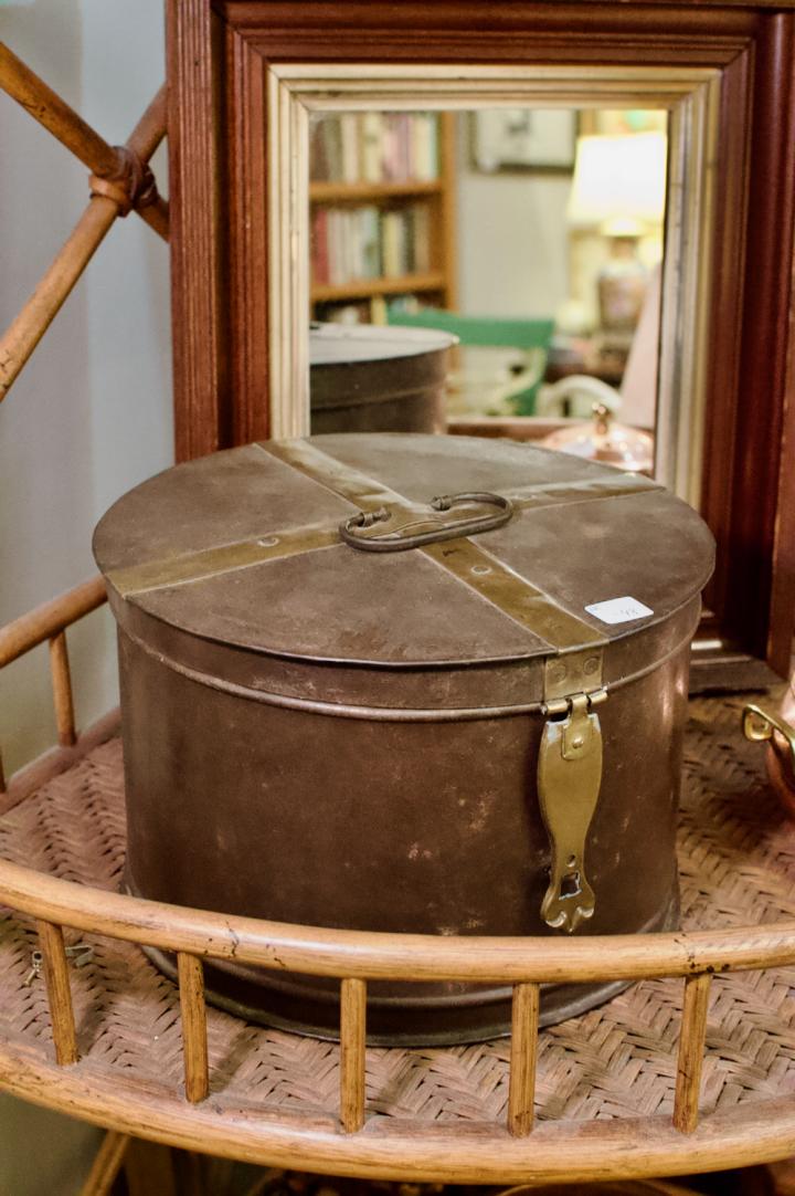 Shop Round metal box | Hunt & Gather