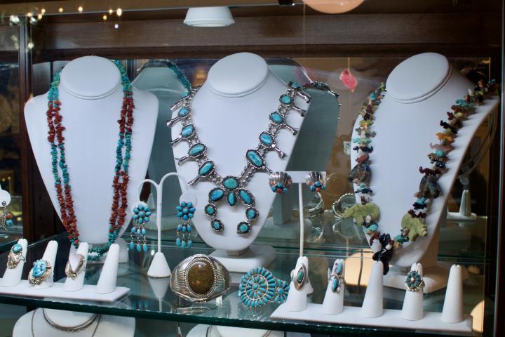 Shop  | Hunt & Gather