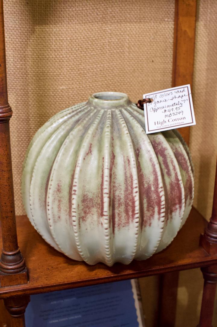 Shop Vase - soft colors & organic shape | Hunt & Gather