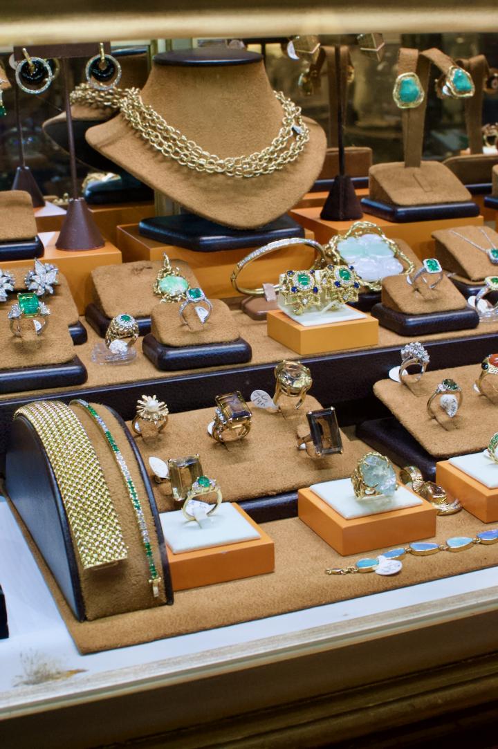Shop  | Hunt & Gather