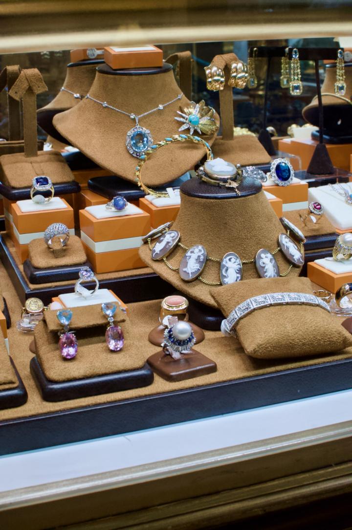 Shop  | Hunt & Gather