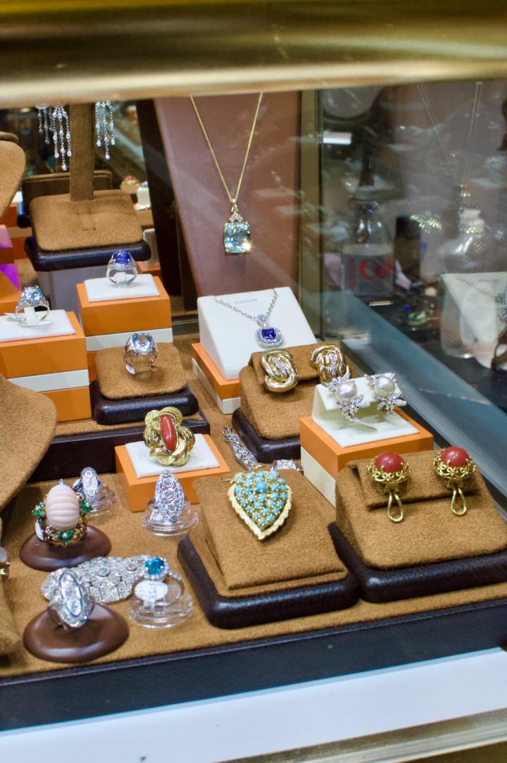Shop  | Hunt & Gather