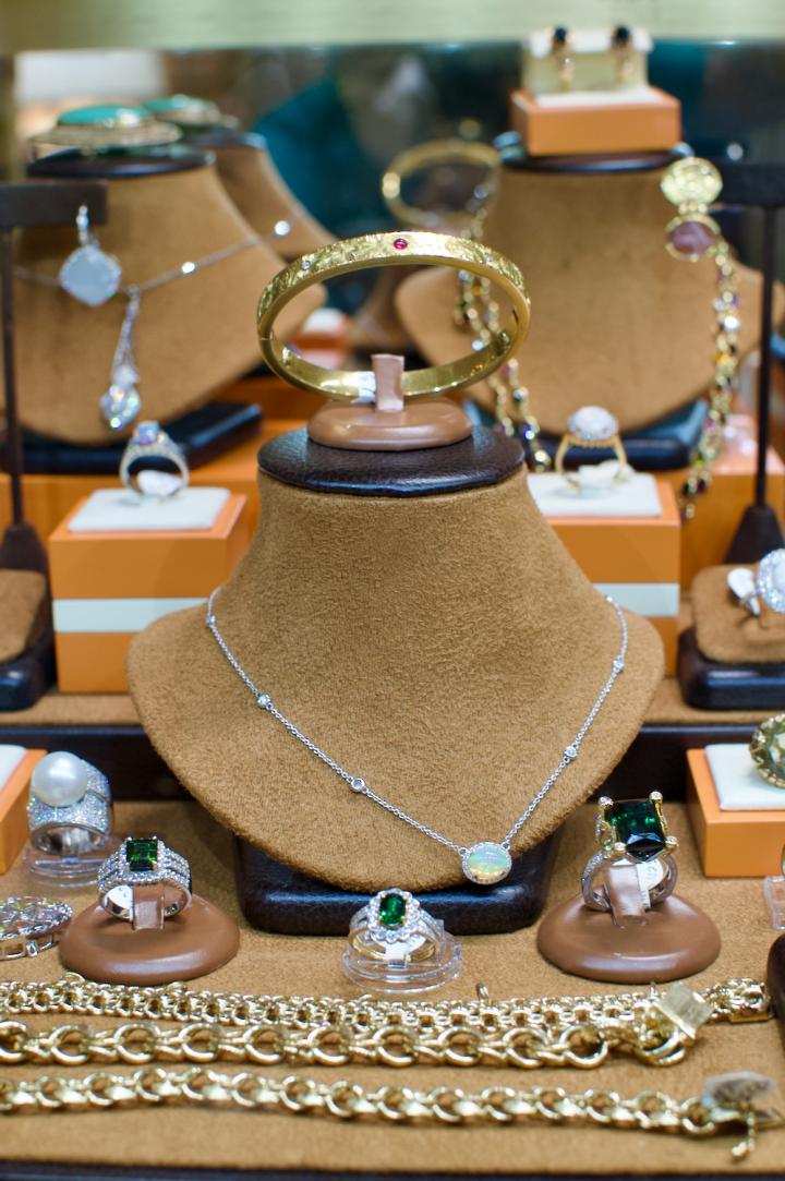 Shop  | Hunt & Gather