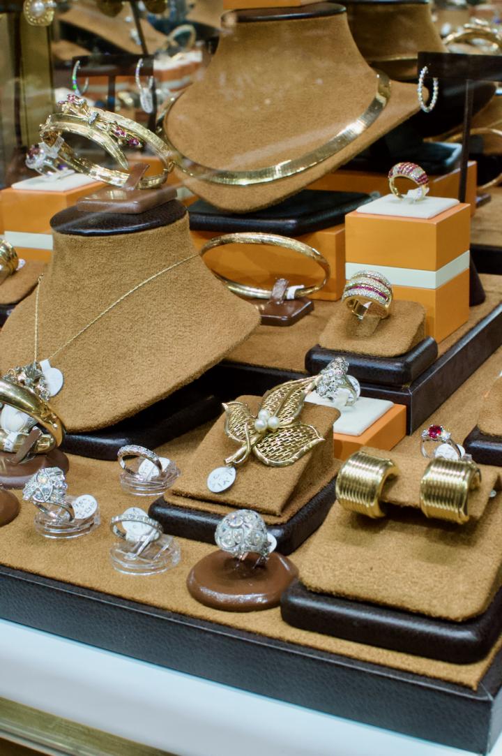 Shop  | Hunt & Gather