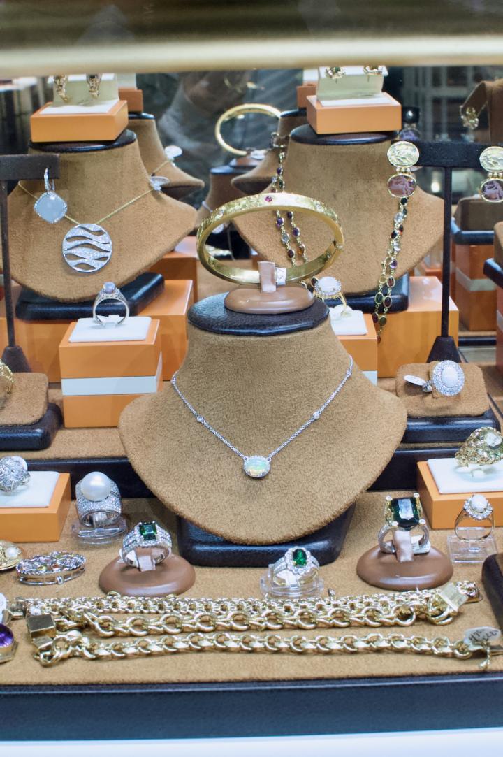 Shop  | Hunt & Gather