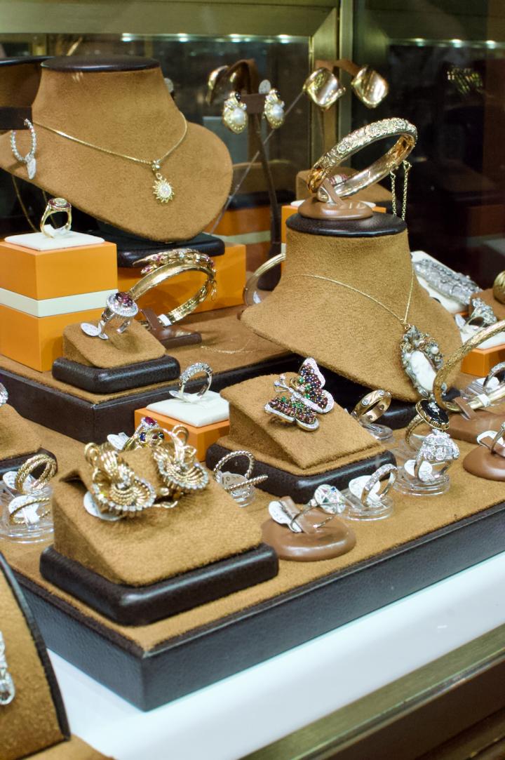 Shop  | Hunt & Gather