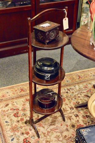 Late 19th/early 20th C English mahogany tiered cake stand