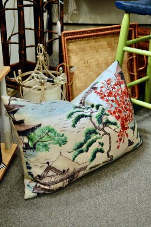 Oriental landscape pillow