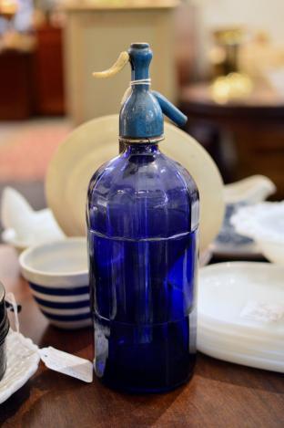Vintage Spanish siphon in fabulous shade of royal blue