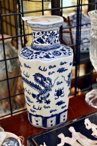 Blue & white dragon decorated vase