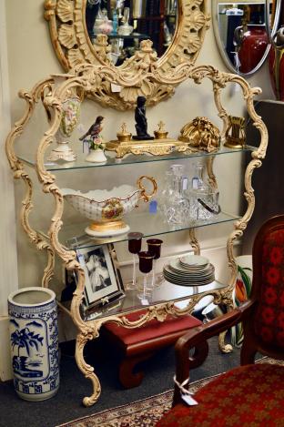 High French display stand