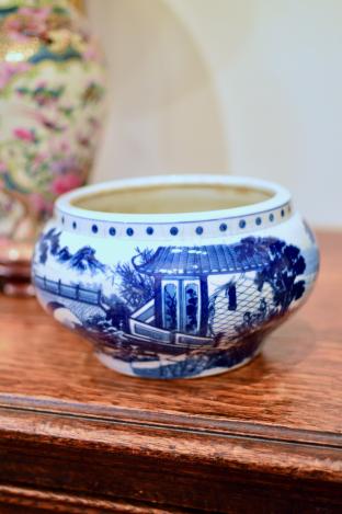 Blue & white oriental bowl