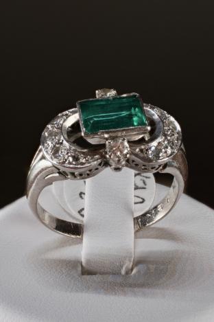 Art Deco emerald ring