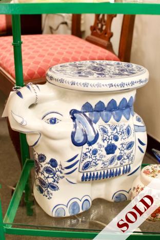 Blue & white elephant small stand