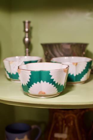 3 green bowls w/ flowers