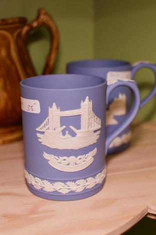Wedgwood blue & white London bridge mug
