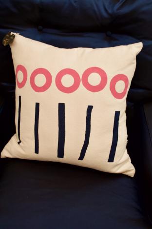 Linen w/ pink circle pillow