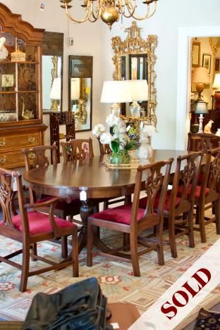 Henkel Harris mahogany dining table w/ 4 leaves & pads