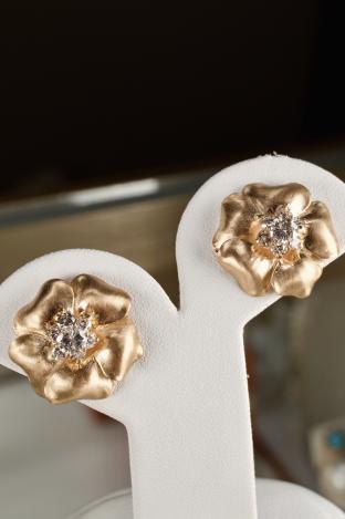 14K gold flower earrings w/ 1CT diamonds