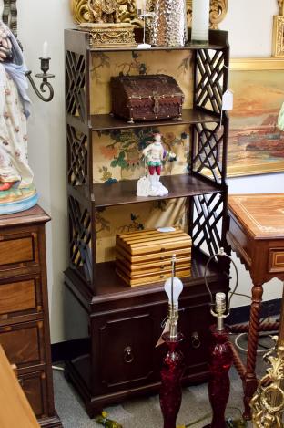 Rare Chinese Chippendale shelves - mahogany