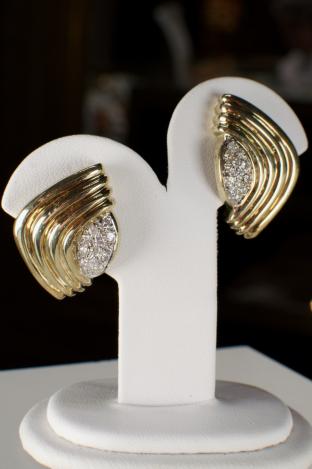18K gold diamond earrings