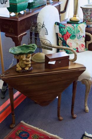Handkerchief table