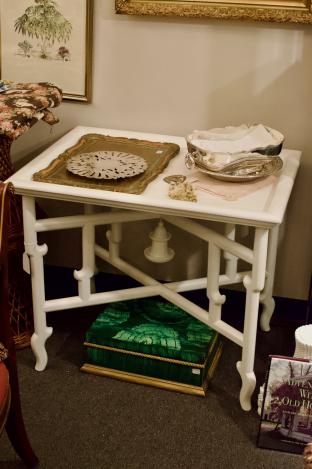 X-base white lacquer table