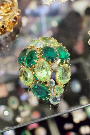 Dome shaped green brooch - large stones