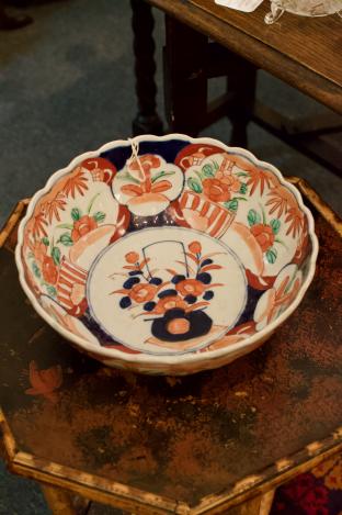 Vintage Imari style bowl